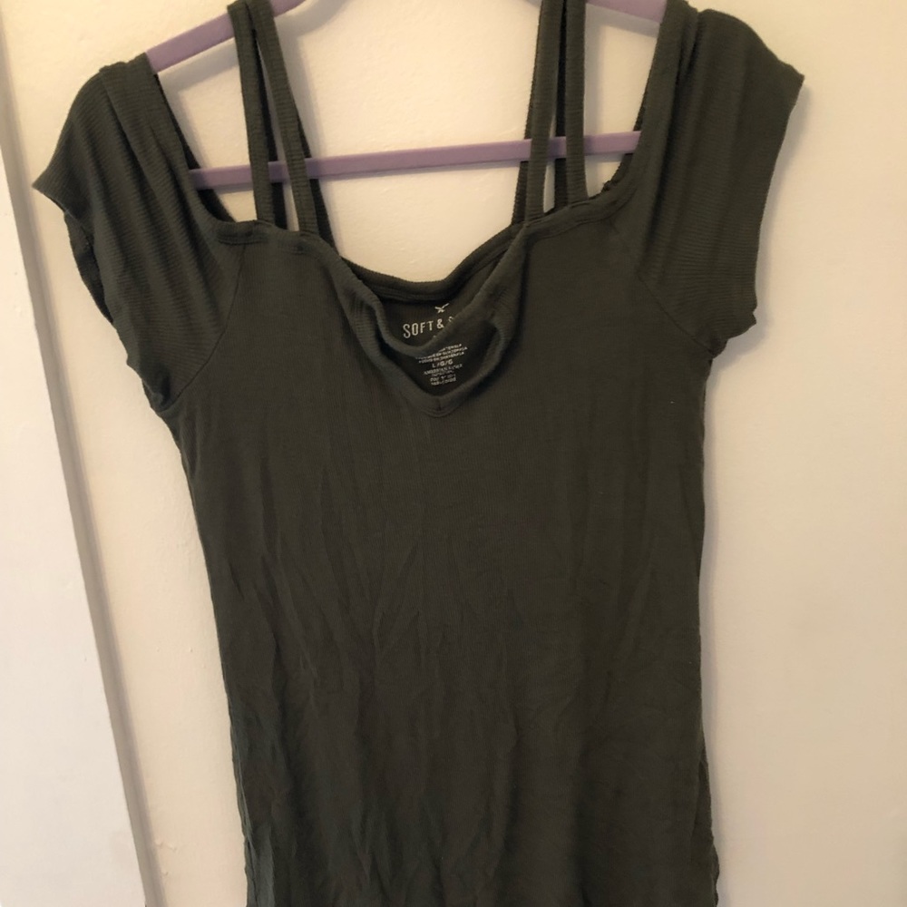American eagle off the shoulder t short